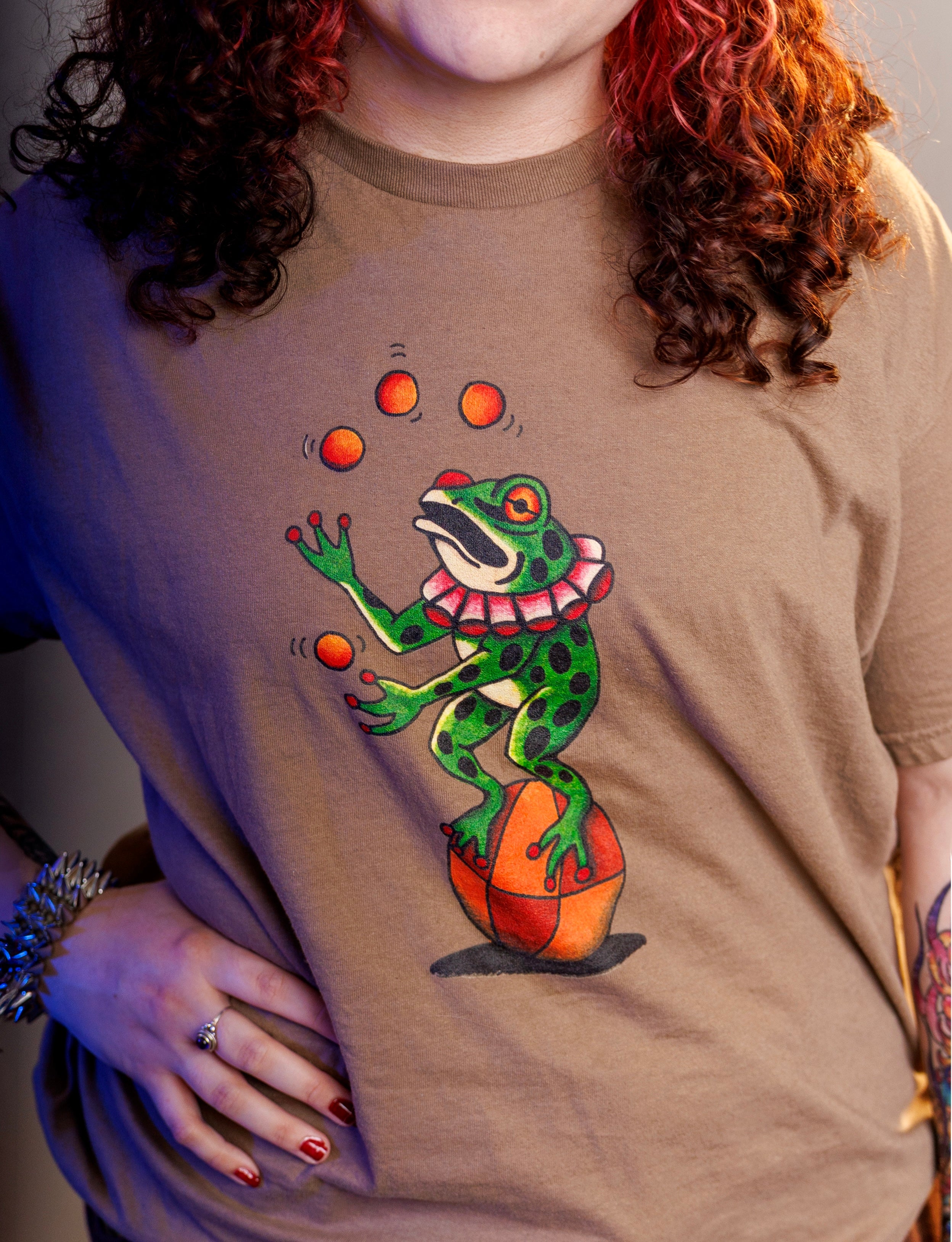 "Balancing act" Unisex Tattoo Frog Tee